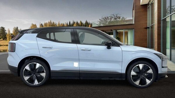 Used Volvo EX30 2024 for sale - 75595644: Photo 2