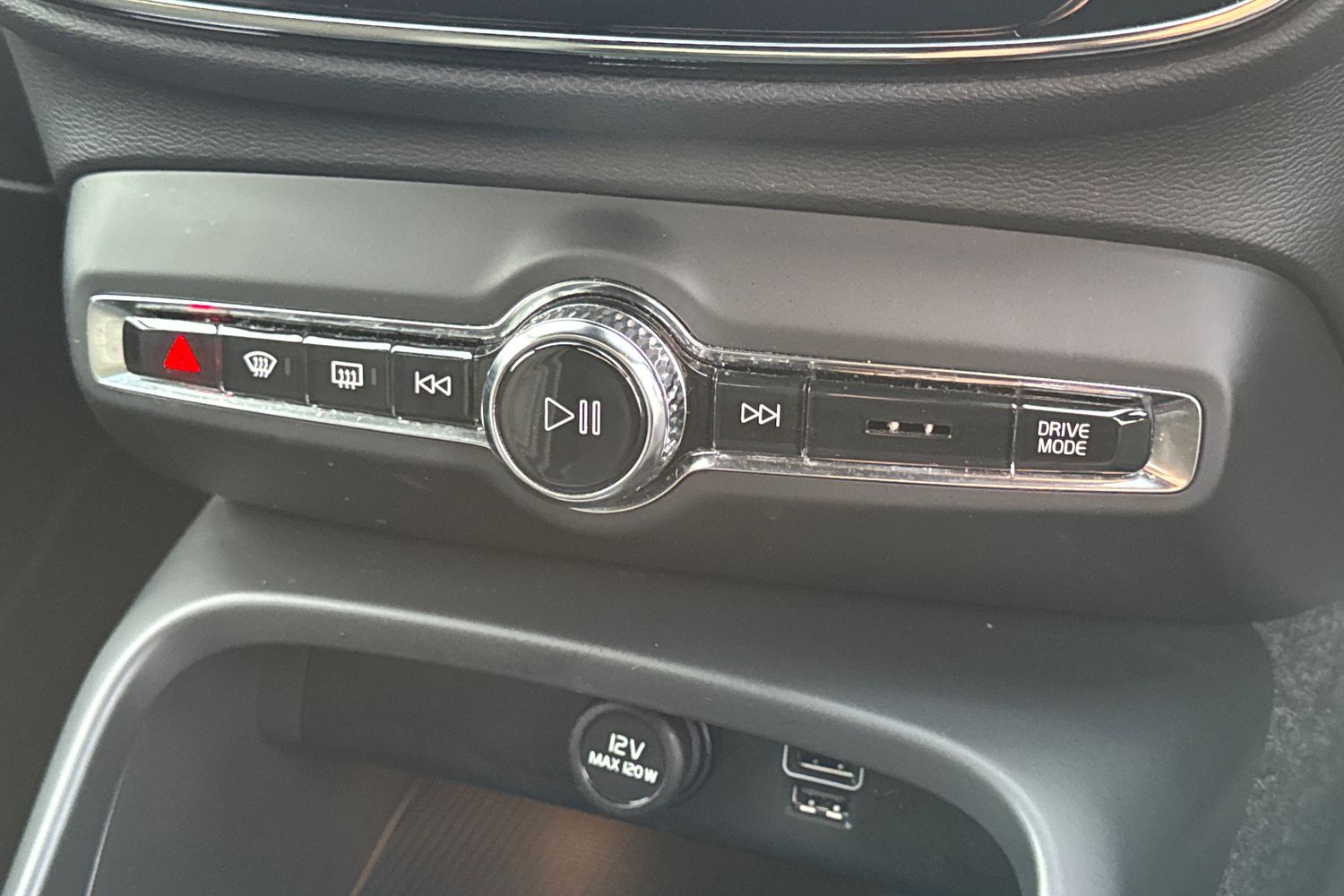 Used Volvo XC40 2022 for sale - 76959993: Photo 14