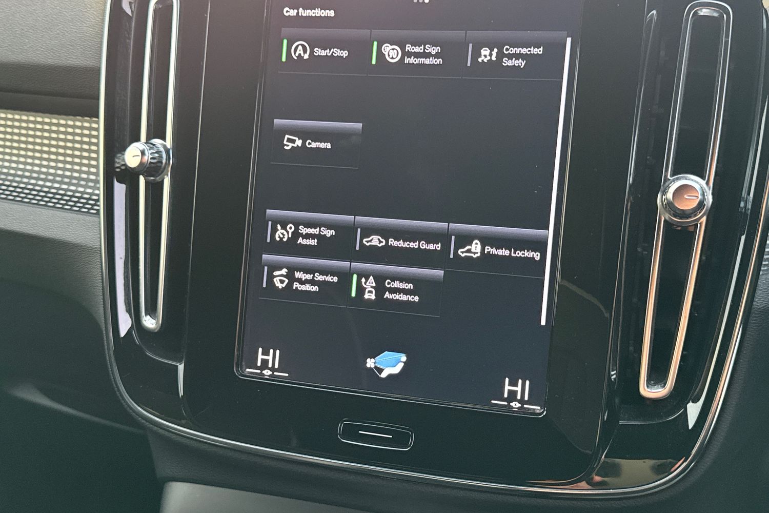 Used Volvo XC40 2022 for sale - 76959993: Photo 25