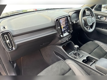 Used Volvo XC40 2022 for sale - 76959993: Photo