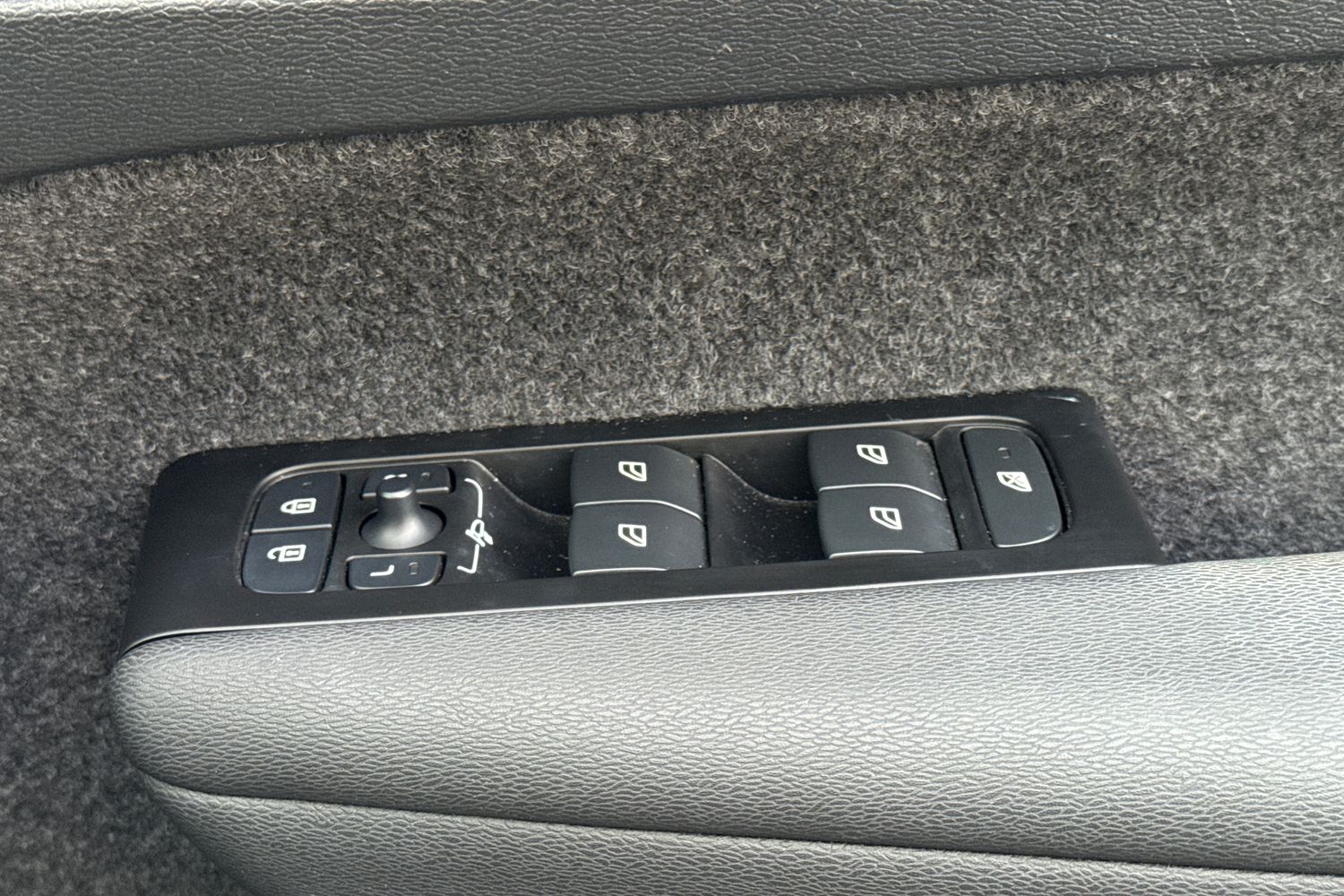 Used Volvo XC40 2022 for sale - 76959993: Photo 32