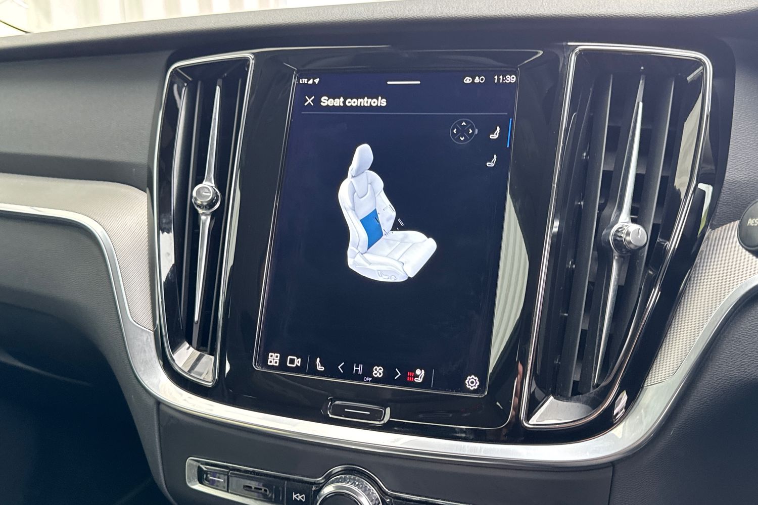 Used Volvo S60 2022 for sale - 77353711: Photo 33