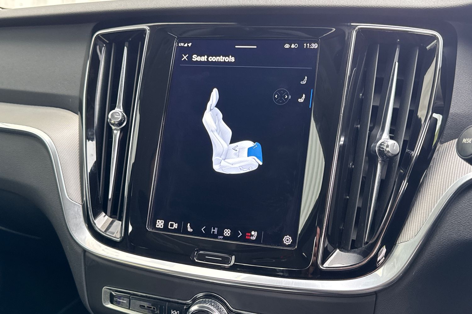 Used Volvo S60 2022 for sale - 77353711: Photo 34