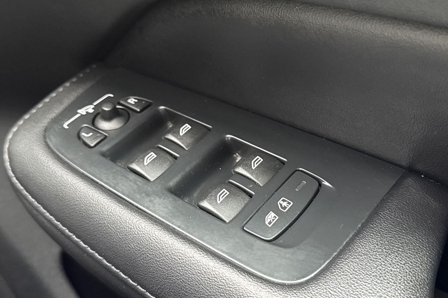 Used Volvo S60 2022 for sale - 77353711: Photo 36