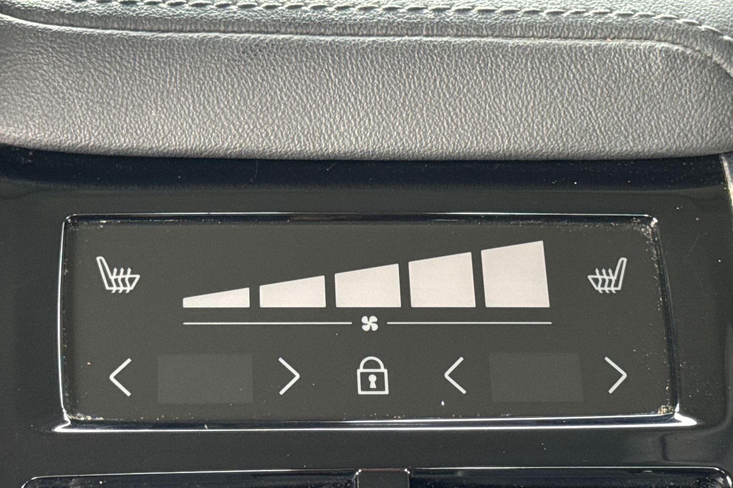 Used Volvo S60 2022 for sale - 77353711: Photo 37