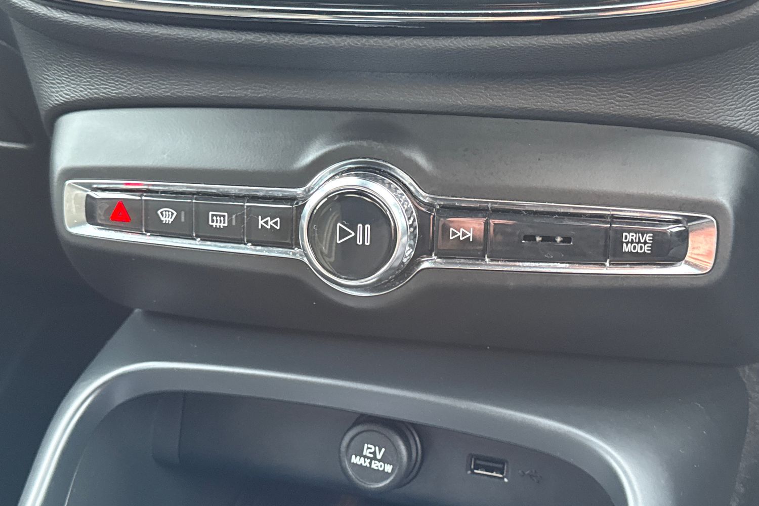 Used Volvo XC40 2022 for sale - 77013080: Photo 14