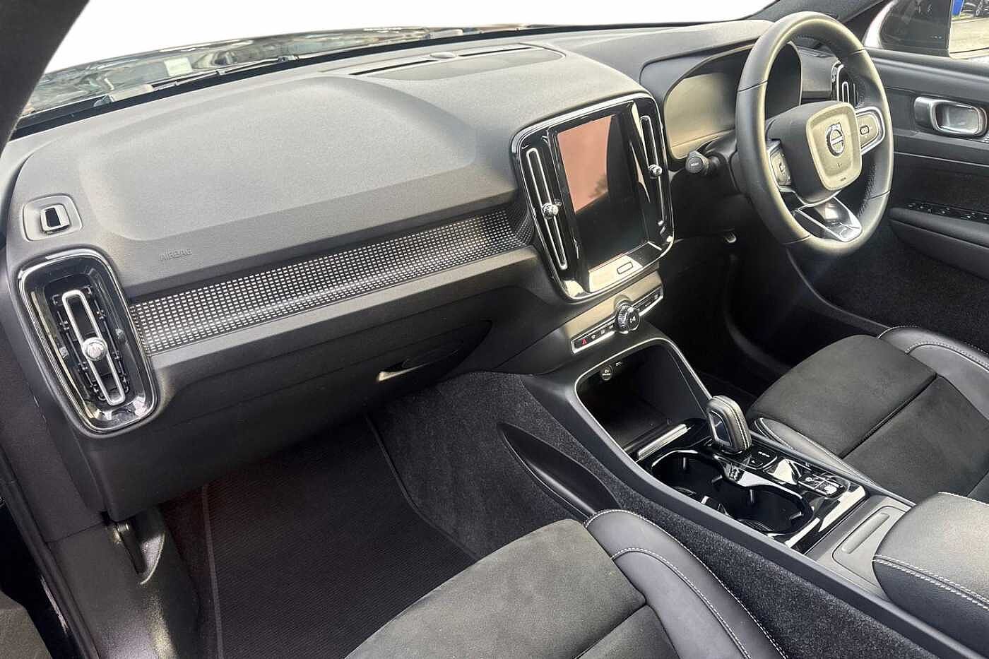 Used Volvo XC40 2022 for sale - 77013080: Photo 2