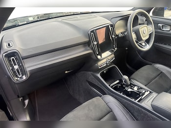 Used Volvo XC40 2022 for sale - 77013080: Photo