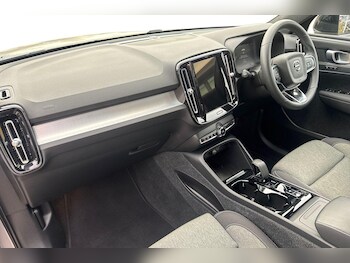 Used Volvo XC40 2023 for sale - 76780307: Photo