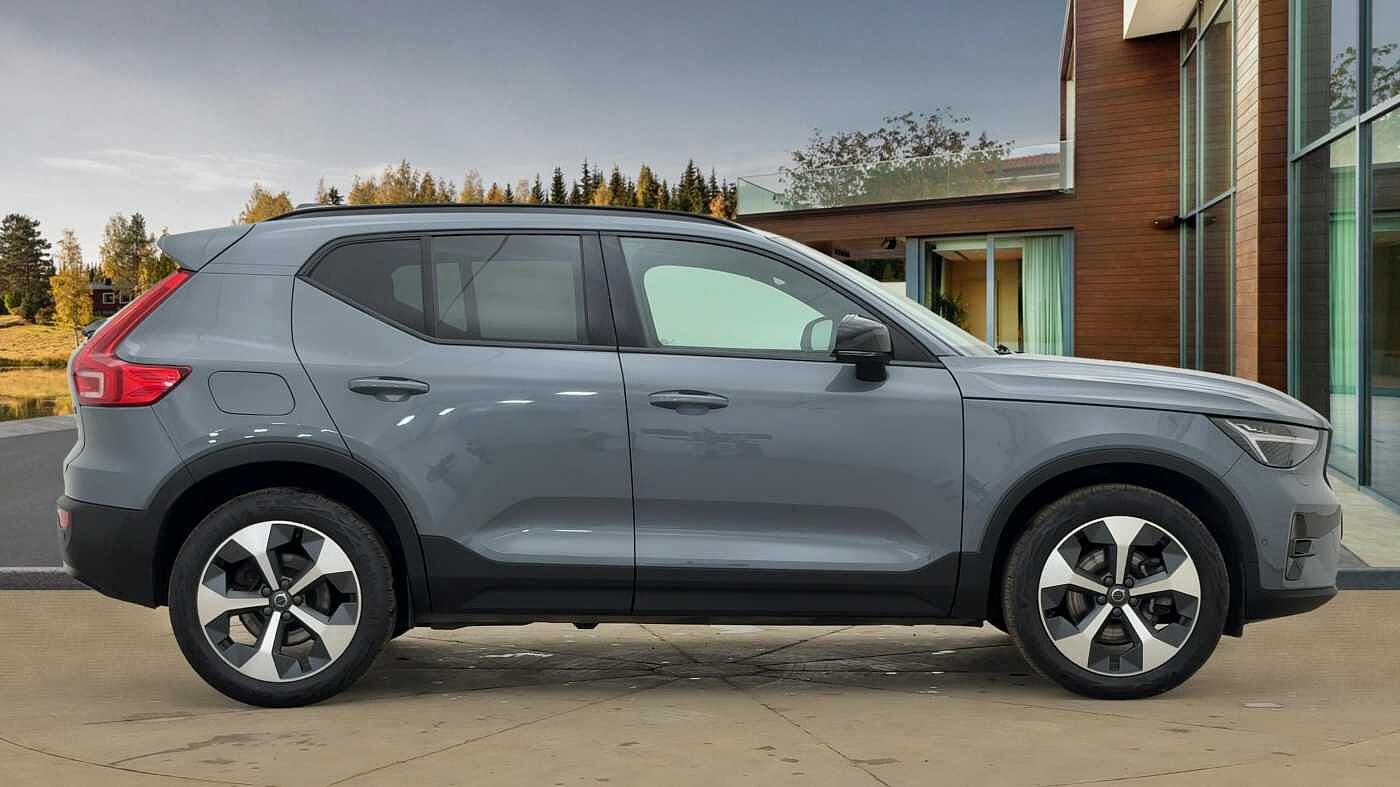 Used Volvo XC40 2022 for sale - 77353723: Photo 2