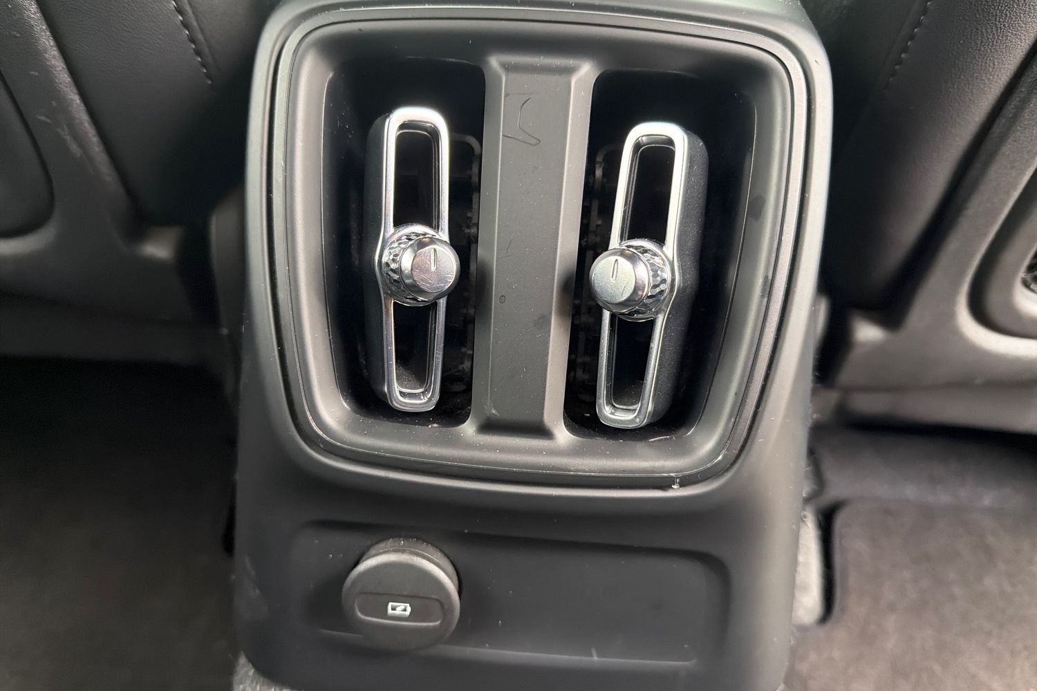 Used Volvo XC40 2021 for sale - 77950636: Photo 25