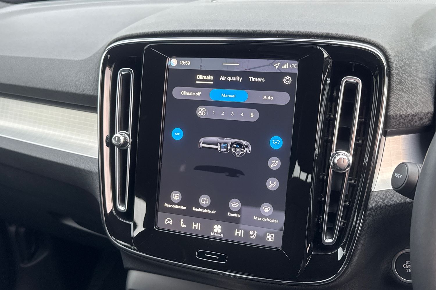 Used Volvo XC40 2025 for sale - 76614972: Photo 22