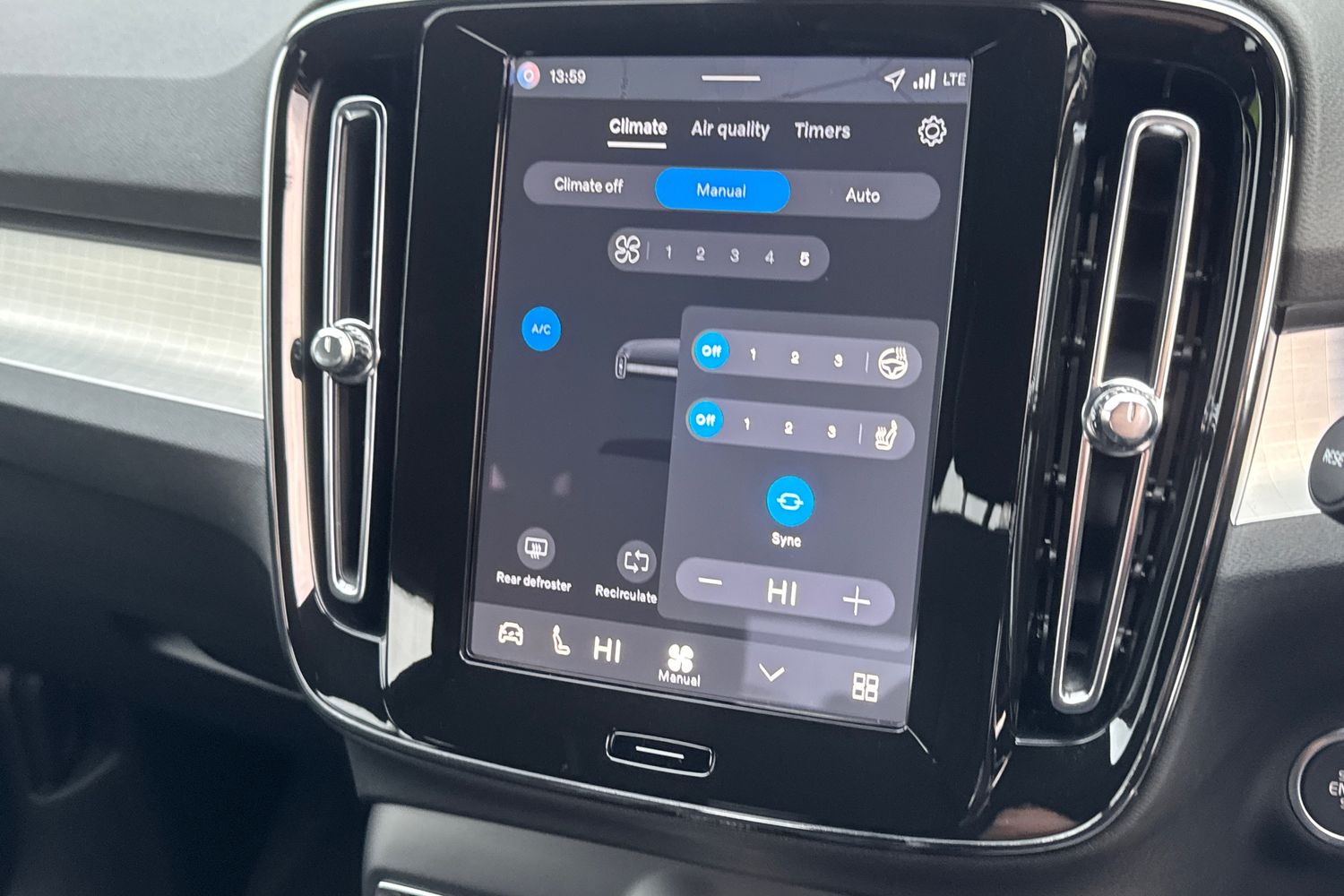 Used Volvo XC40 2025 for sale - 76614972: Photo 23