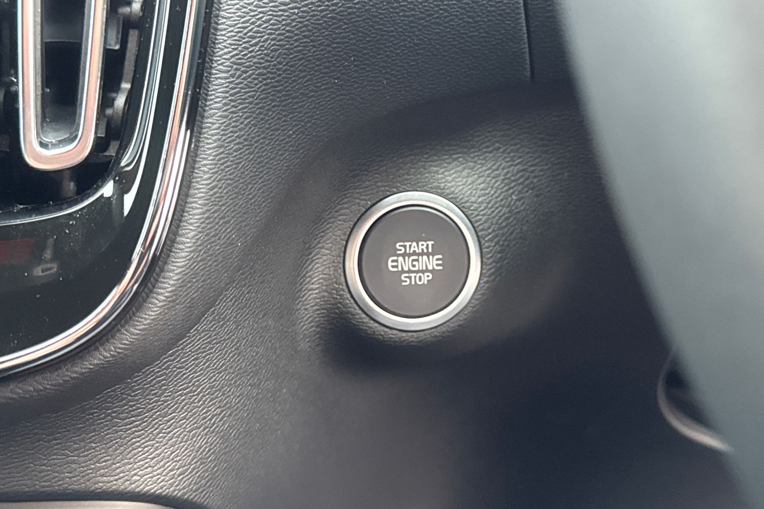 Used Volvo XC40 2025 for sale - 76614972: Photo 27