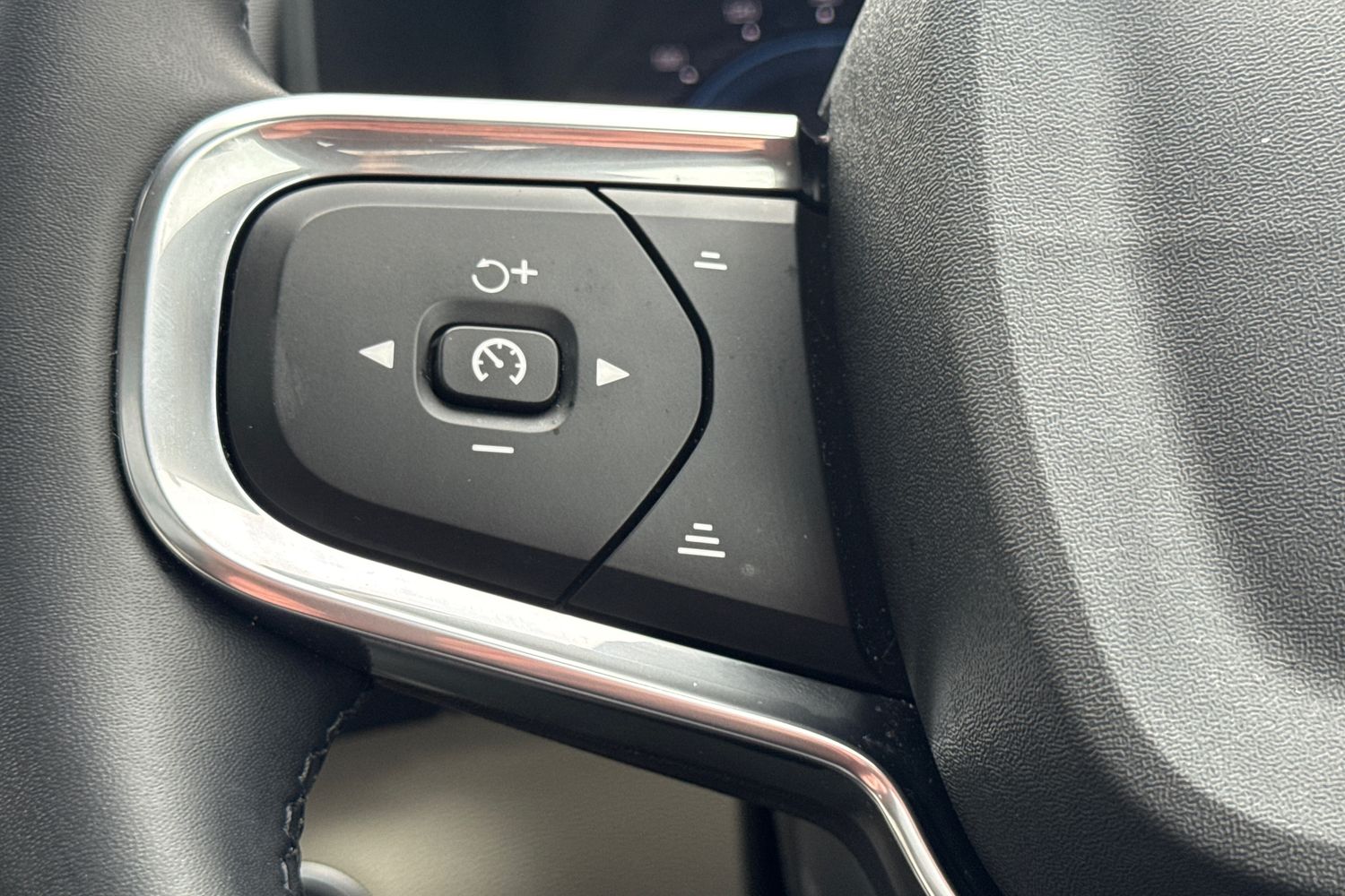 Used Volvo XC40 2025 for sale - 76507656: Photo 11