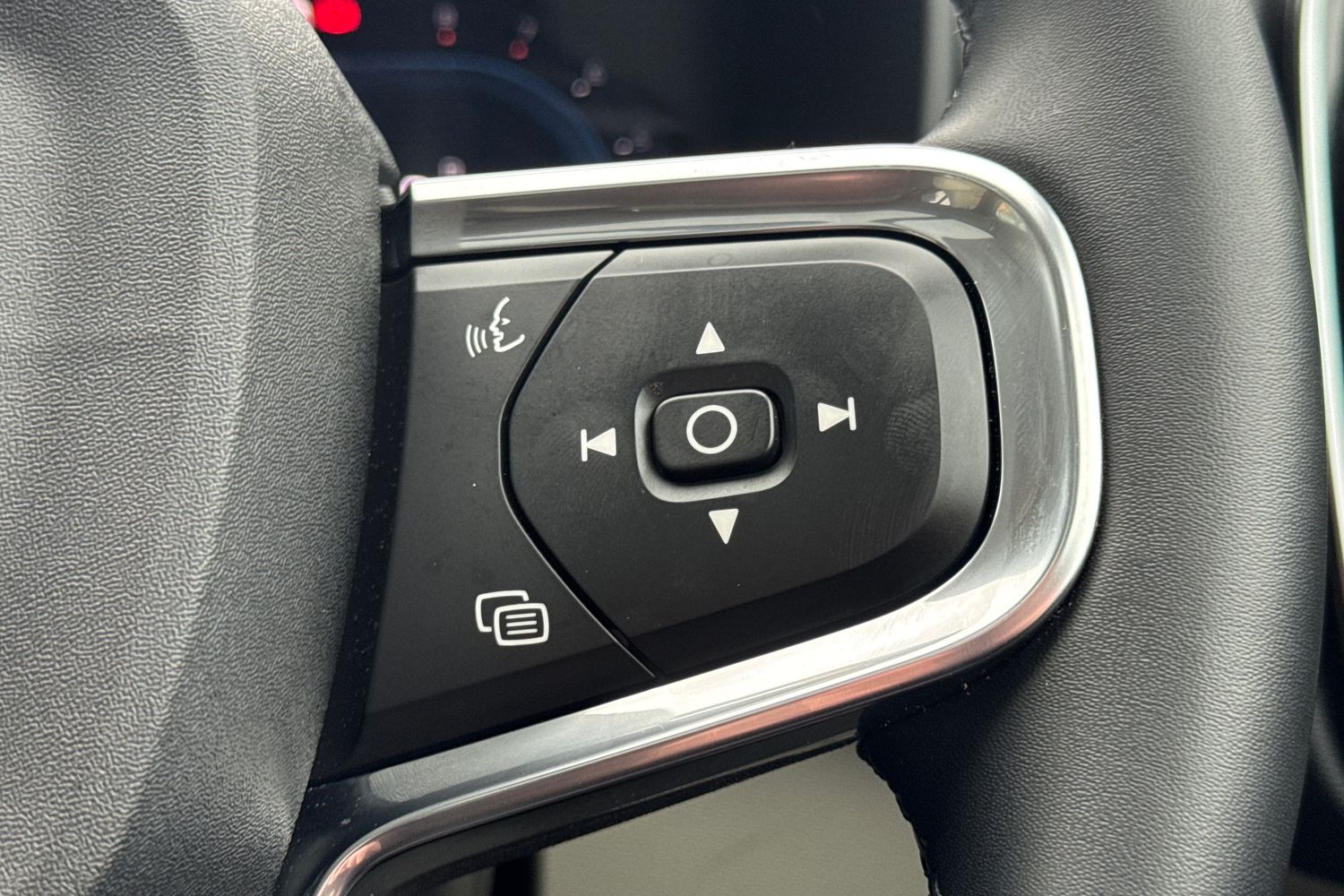 Used Volvo XC40 2025 for sale - 76507656: Photo 12