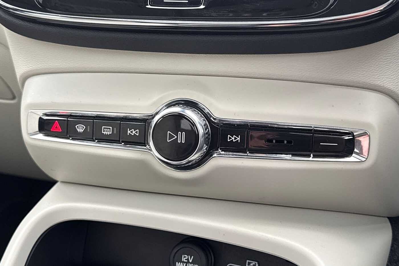 Used Volvo XC40 2025 for sale - 76507656: Photo 14