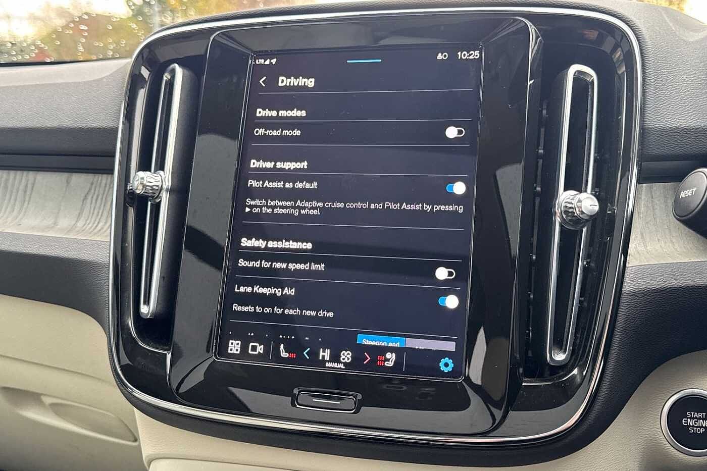 Used Volvo XC40 2025 for sale - 76507656: Photo 24