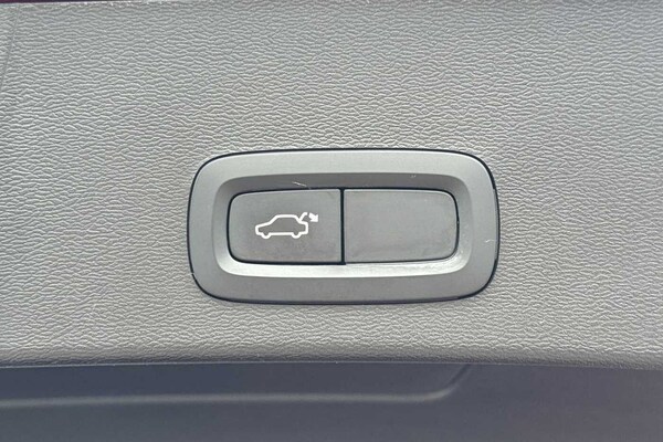 Used Volvo XC40 2020 for sale - 75997032: Photo 38
