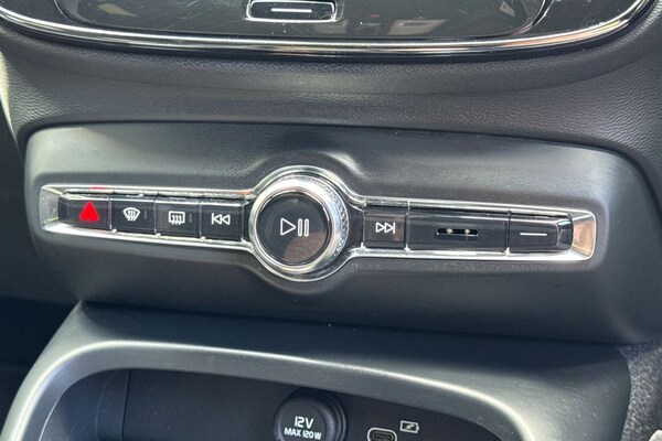 Used Volvo XC40 2023 for sale - 75467713: Photo 14