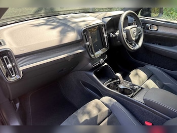 Used Volvo XC40 2023 for sale - 75467713: Photo