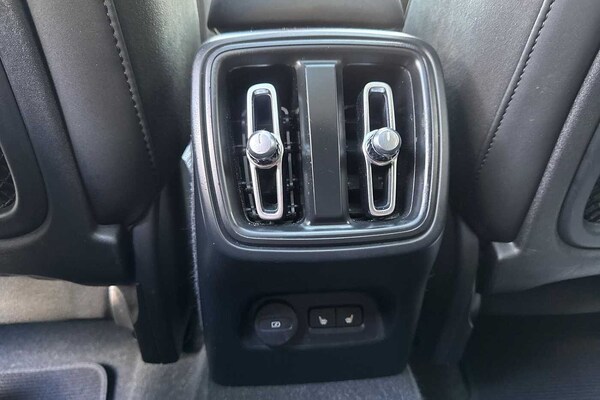 Used Volvo XC40 2023 for sale - 75467713: Photo 30