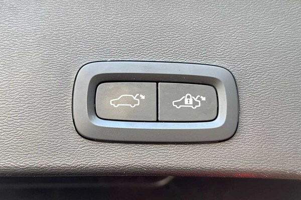 Used Volvo XC40 2023 for sale - 75467713: Photo 39