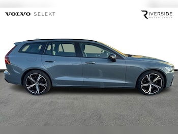 Used Volvo V60 2022 for sale - 76709432: Photo