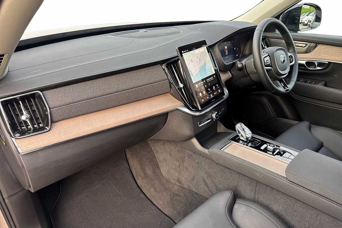 Used Volvo XC90 2025 for sale - 76507483: Photo 2