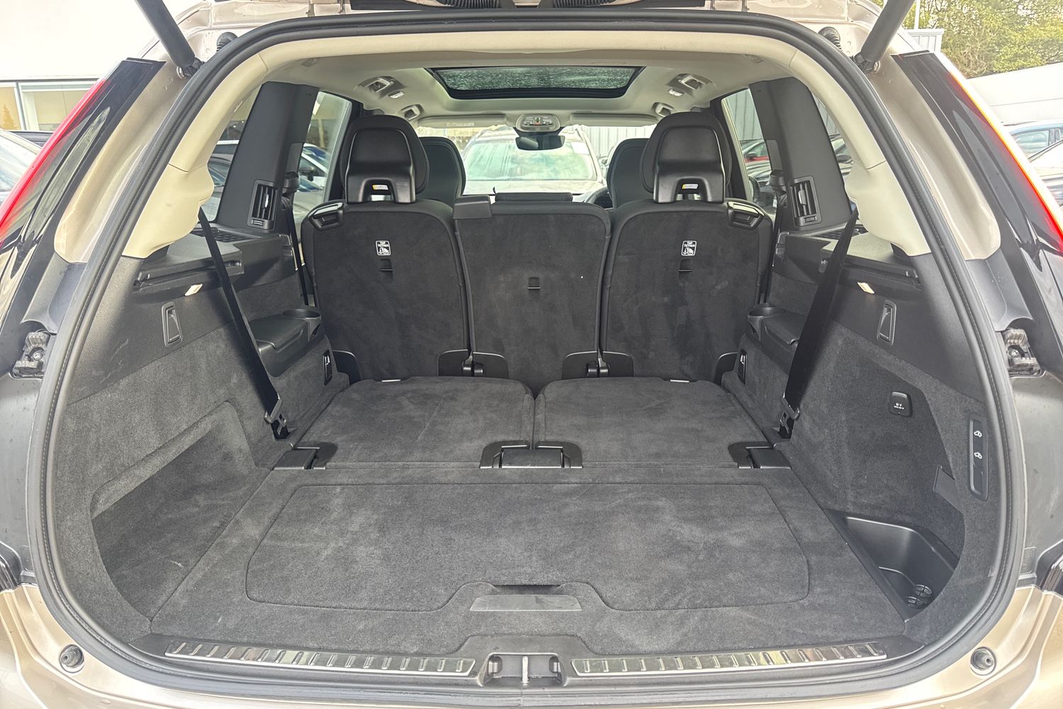 Used Volvo XC90 2025 for sale - 76507483: Photo 8