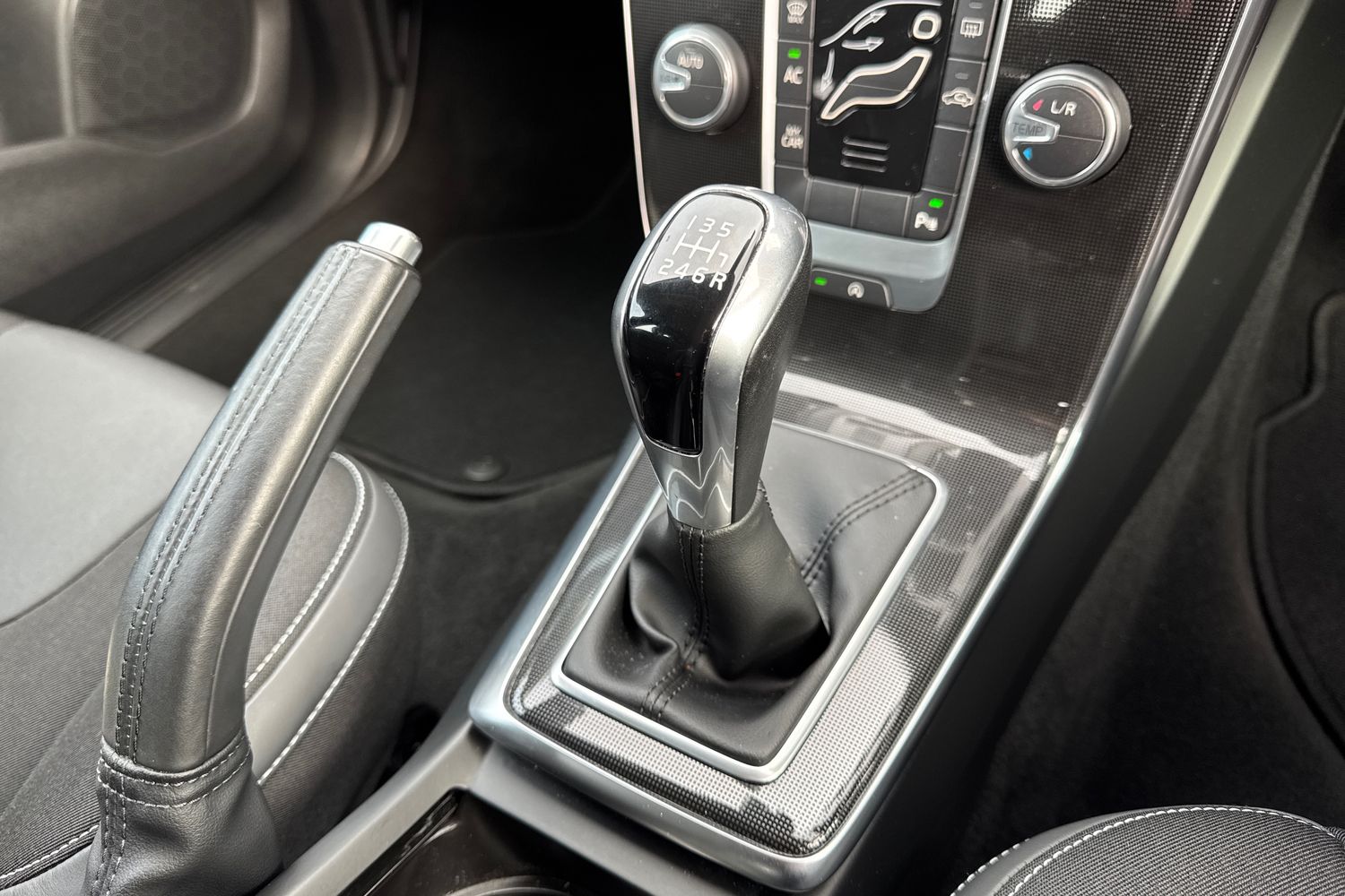 Used Volvo V40 2019 for sale - 77630832: Photo 13