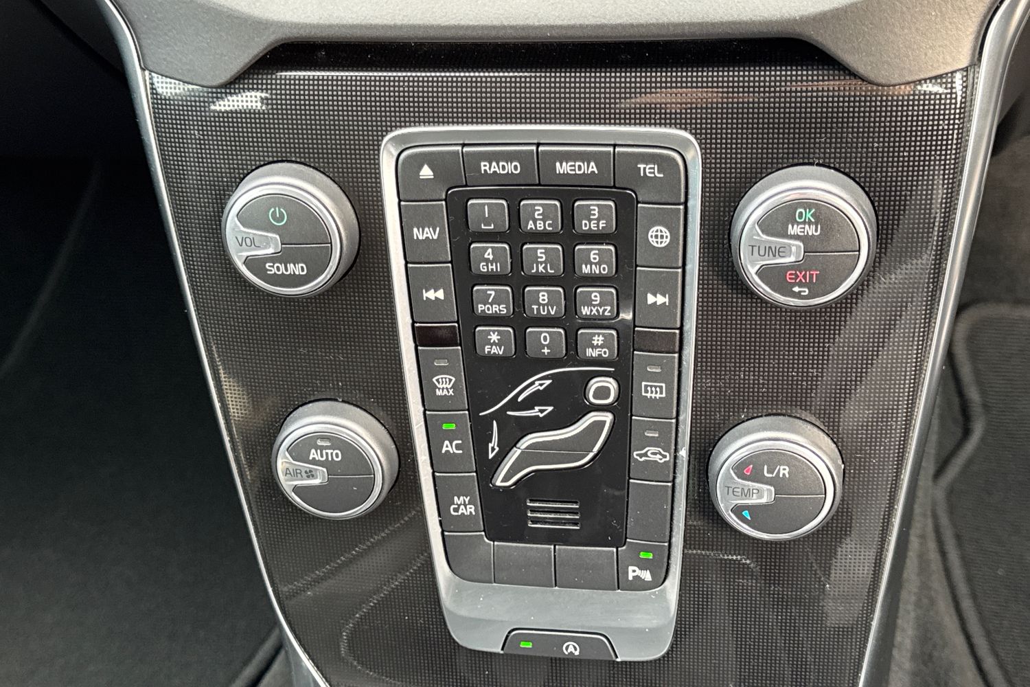 Used Volvo V40 2019 for sale - 77630832: Photo 26