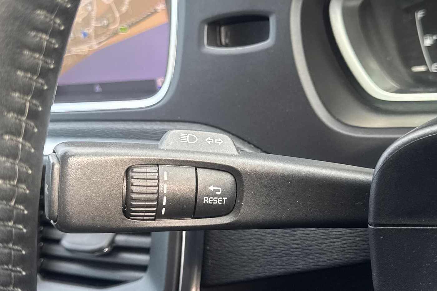 Used Volvo V40 2019 for sale - 77630832: Photo 32