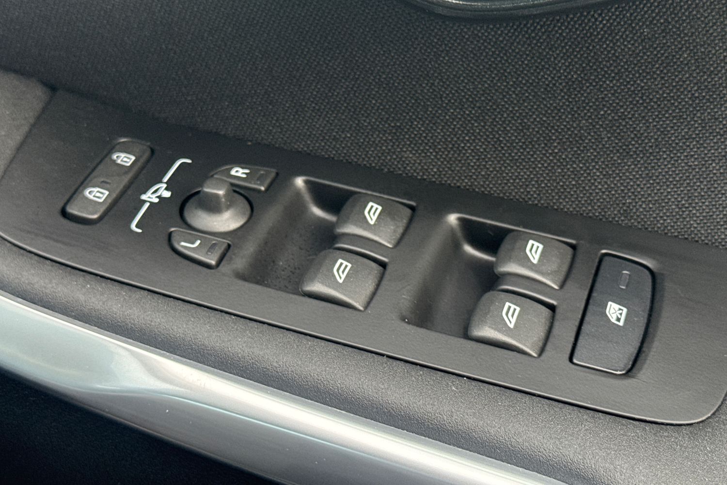 Used Volvo V40 2019 for sale - 77630832: Photo 35