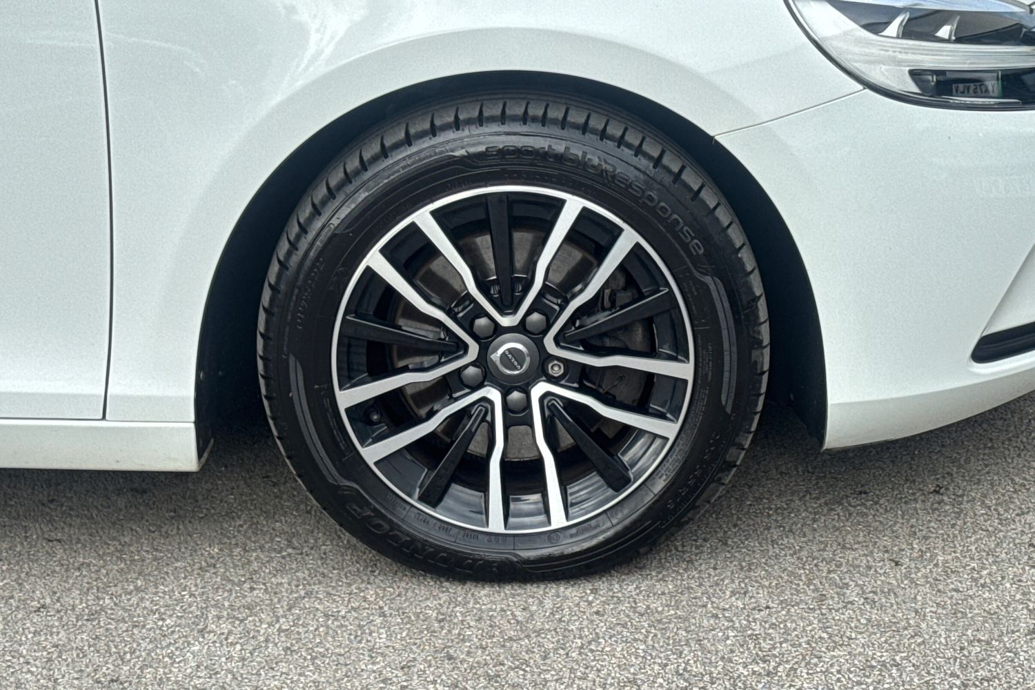 Used Volvo V40 2019 for sale - 77630832: Photo 5