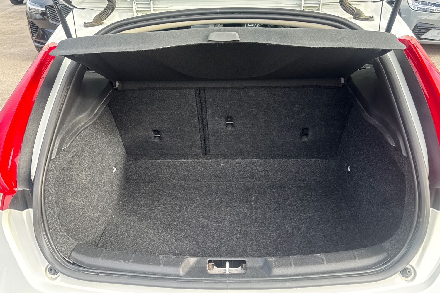 Used Volvo V40 2019 for sale - 77630832: Photo 8