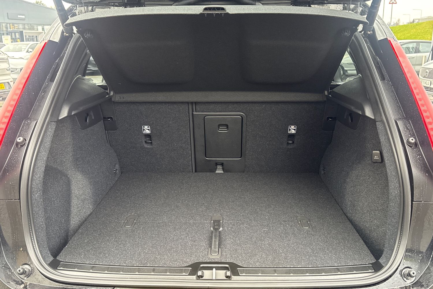 Used Volvo XC40 2025 for sale - 77151418: Photo 8