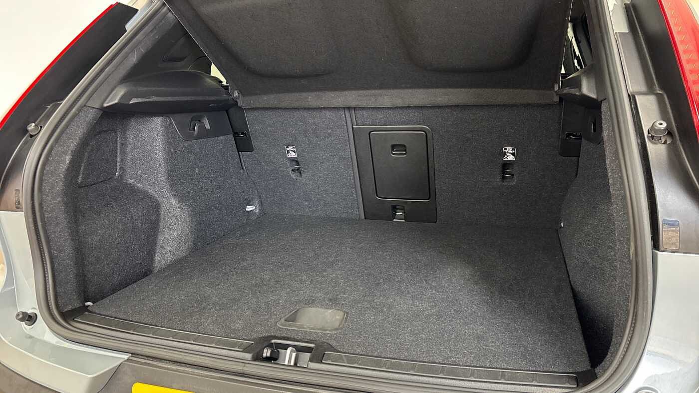 Used Volvo XC40 2025 for sale - 77848051: Photo 14