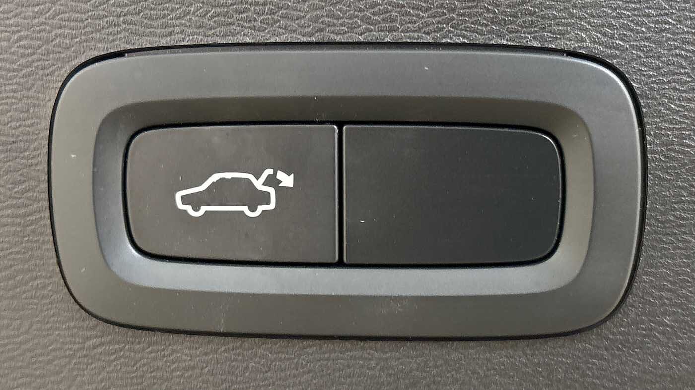 Used Volvo XC40 2025 for sale - 77848051: Photo 17