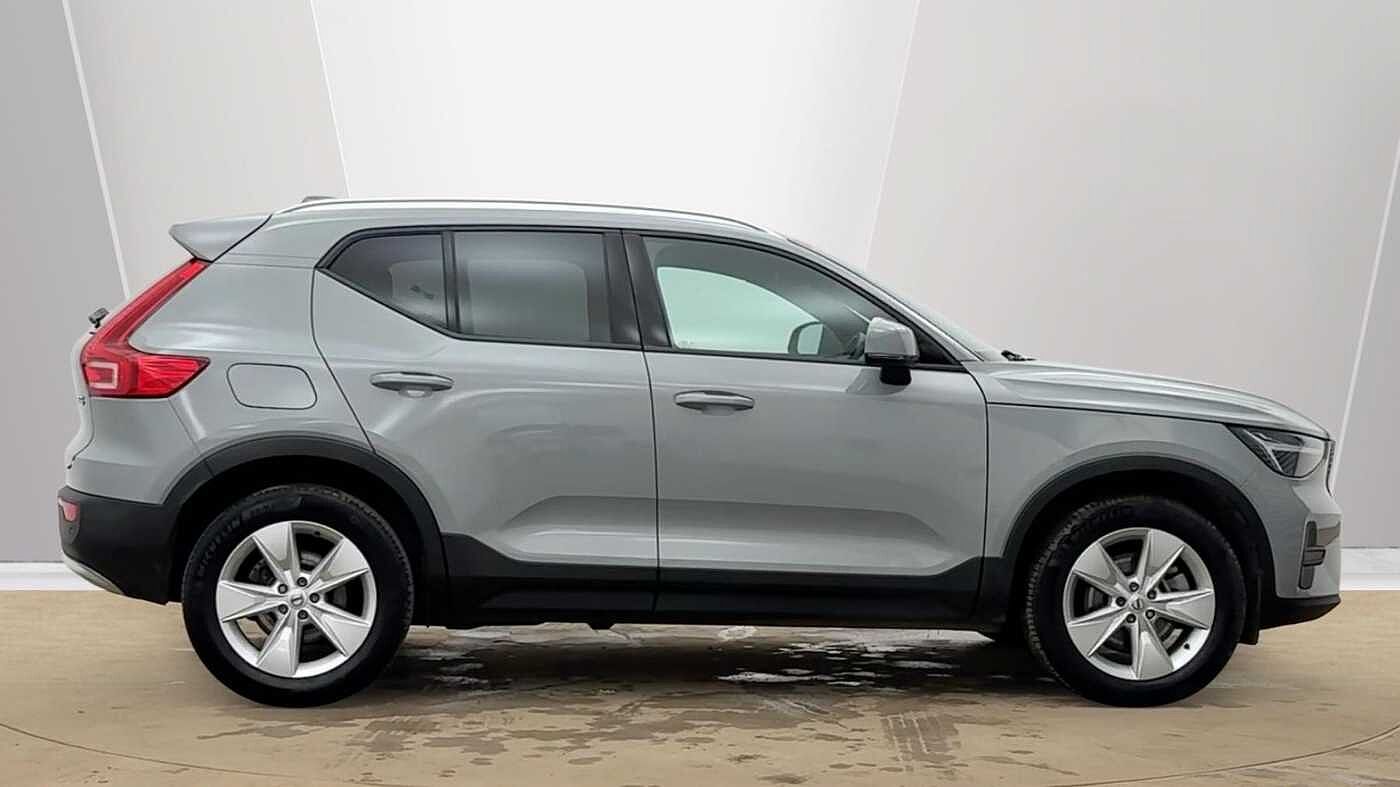 Used Volvo XC40 2025 for sale - 77848051: Photo 2