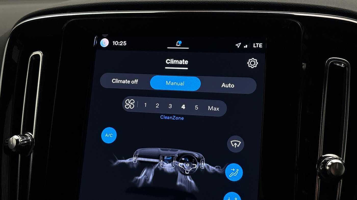Used Volvo XC40 2025 for sale - 77848051: Photo 37