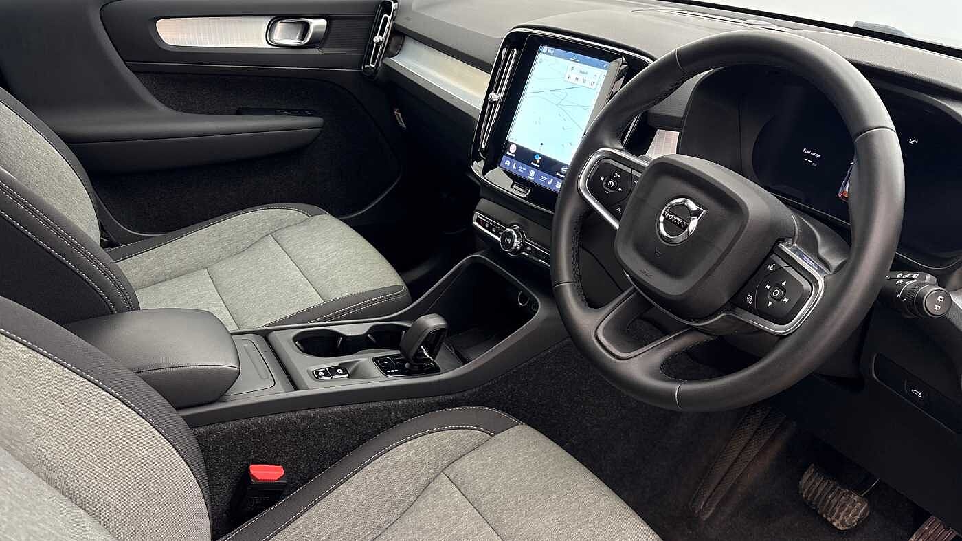 Used Volvo XC40 2025 for sale - 77848051: Photo 9