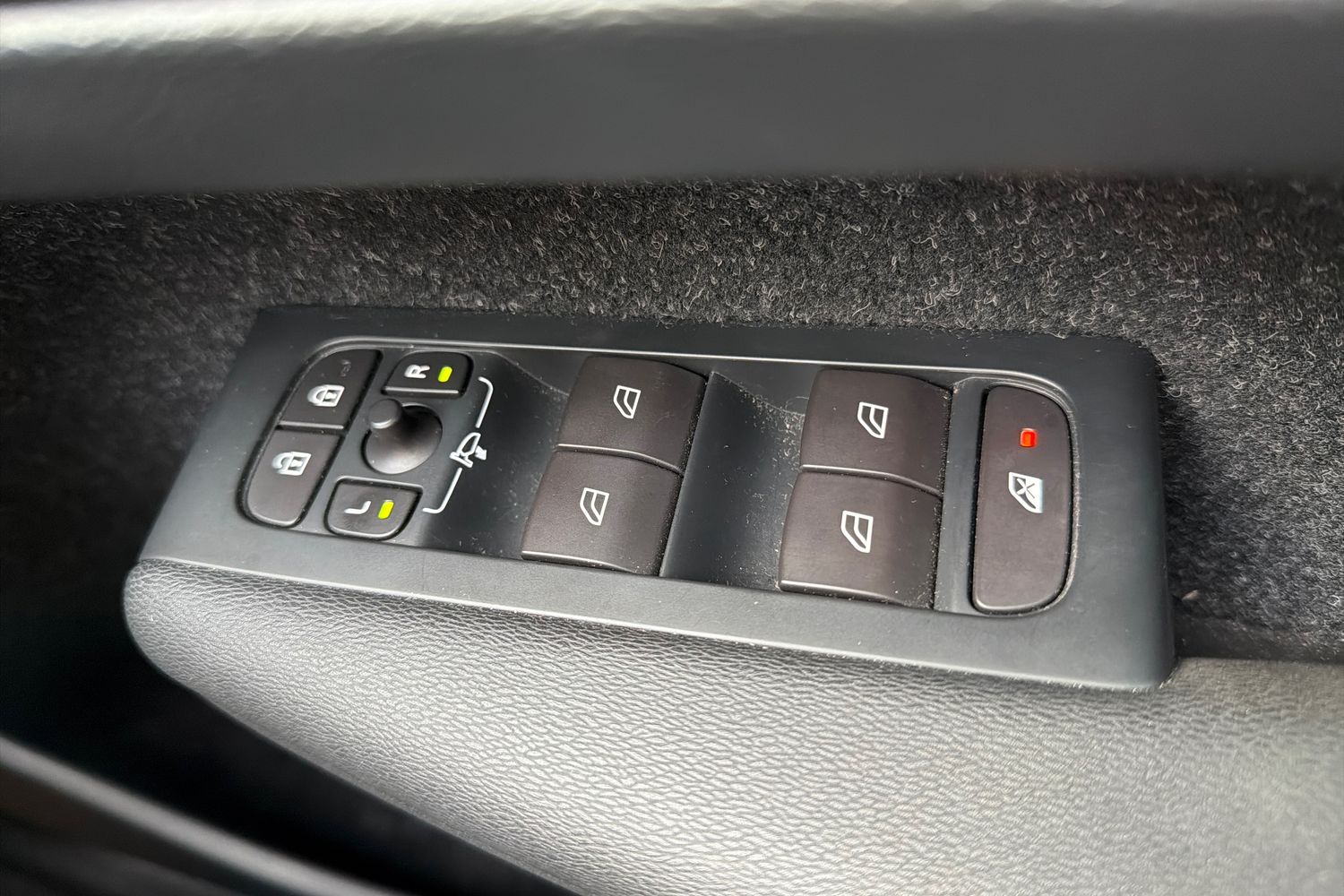 Used Volvo XC40 2018 for sale - 76428292: Photo 30