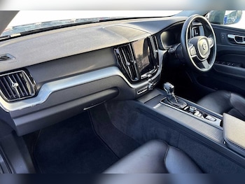 Used Volvo XC60 2017 for sale - 76544460: Photo