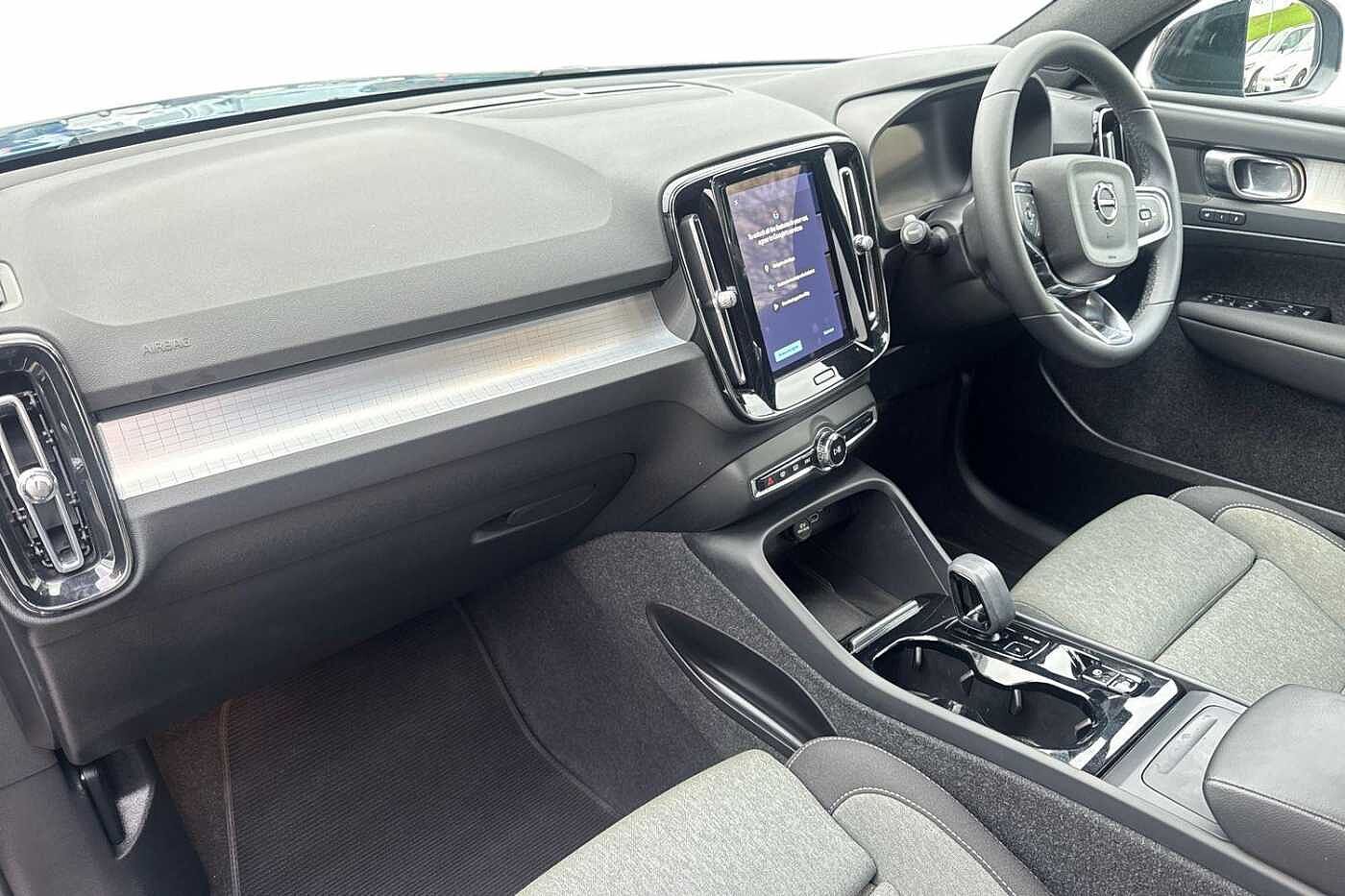 Used Volvo XC40 2023 for sale - 77115984: Photo 3