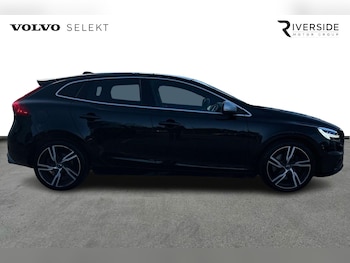 Used Volvo V40 2018 for sale - 77890028: Photo
