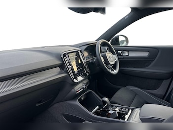 Used Volvo XC40 2024 for sale - 75467862: Photo