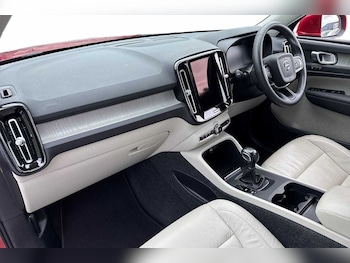 Used Volvo XC40 2022 for sale - 75467861: Photo