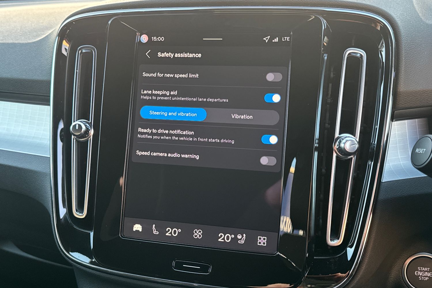 Used Volvo XC40 2025 for sale - 76614973: Photo 28