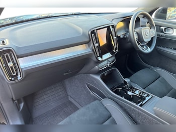 Used Volvo XC40 2025 for sale - 76614973: Photo